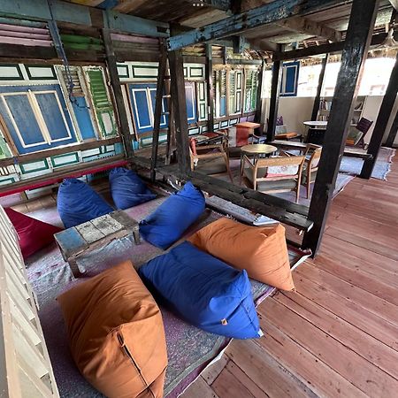 ギリ・トラワンガン Gili La Bohemeホステル エクステリア 写真